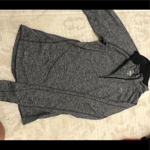 Nike drifit sweater XS